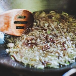 Alternative view of Hương hành tím xào chín – ONION – V0159